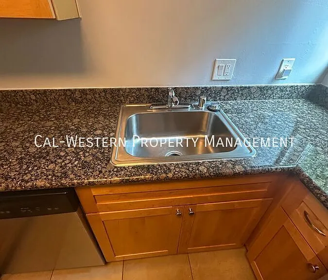 250 Palo Alto Ave #1 — Photo 33