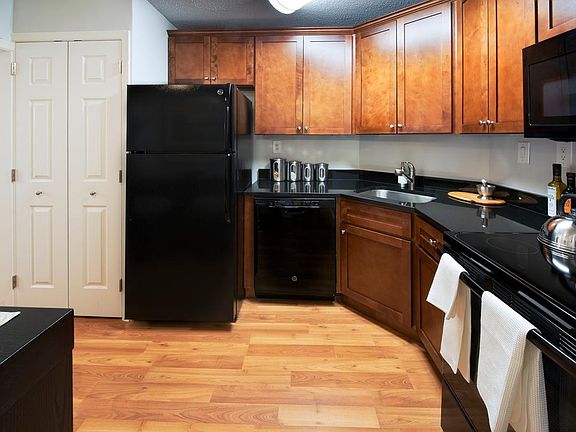 4th image of 5800 Quantrell Ave #5800QU-1502