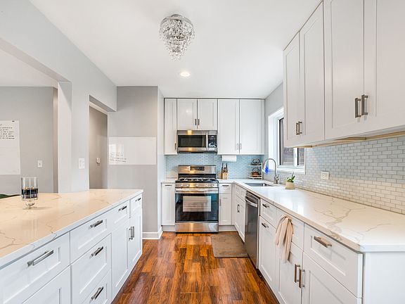 3rd image of 129 Rice Ave