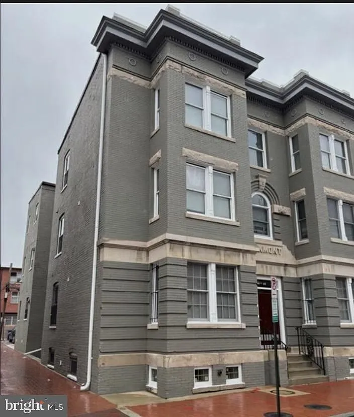 Photo 1 of 20 - 225 Morgan St NW #B1 - Washington, DC Primary Photo - 225 Morgan St NW #B1