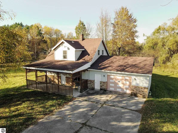 5260 Town Hall Rd, Hale, MI 48739
