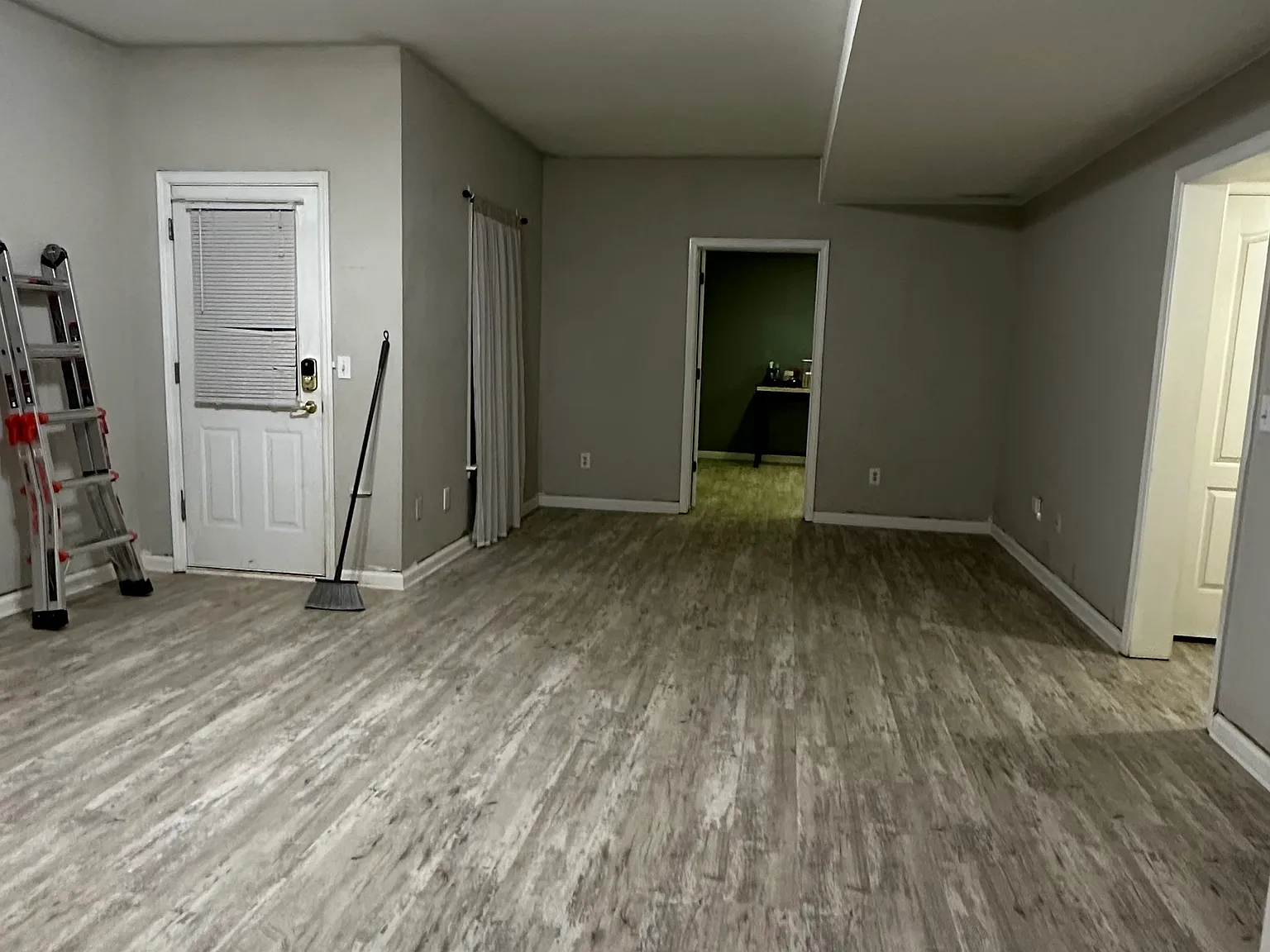 1 bed, 960 sqft, $1,200 — Photo 3