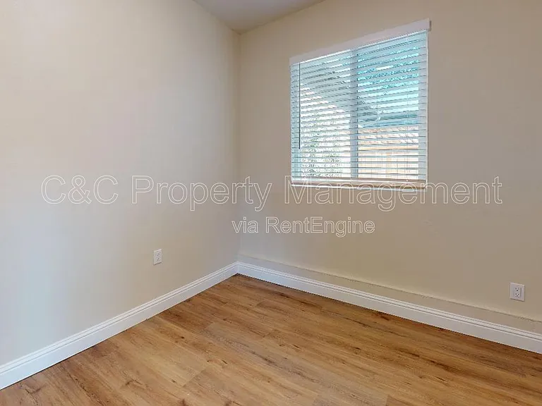 1384 Darwin St #A — Photo 5