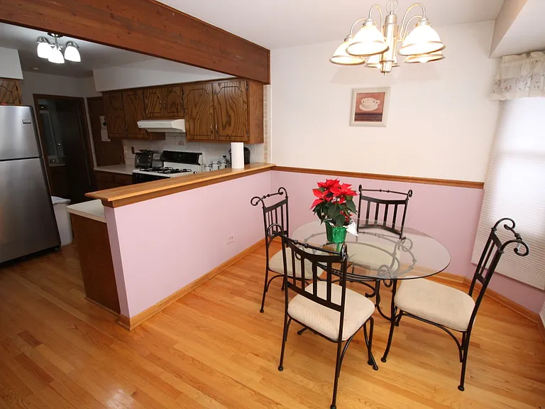 15515 Westminster Dr — Photo 8