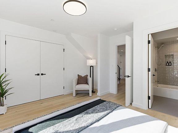 3rd image of 1433 Floribunda Ave #8