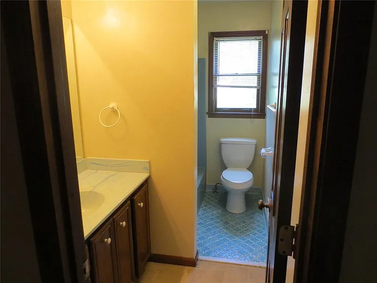 220 Lantern Ridge Ct — Photo 9
