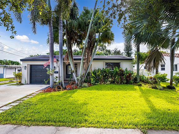 5th image of 911 N Park Rd