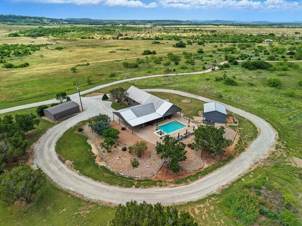186 W Hells Gate Dr, Strawn, TX 76475