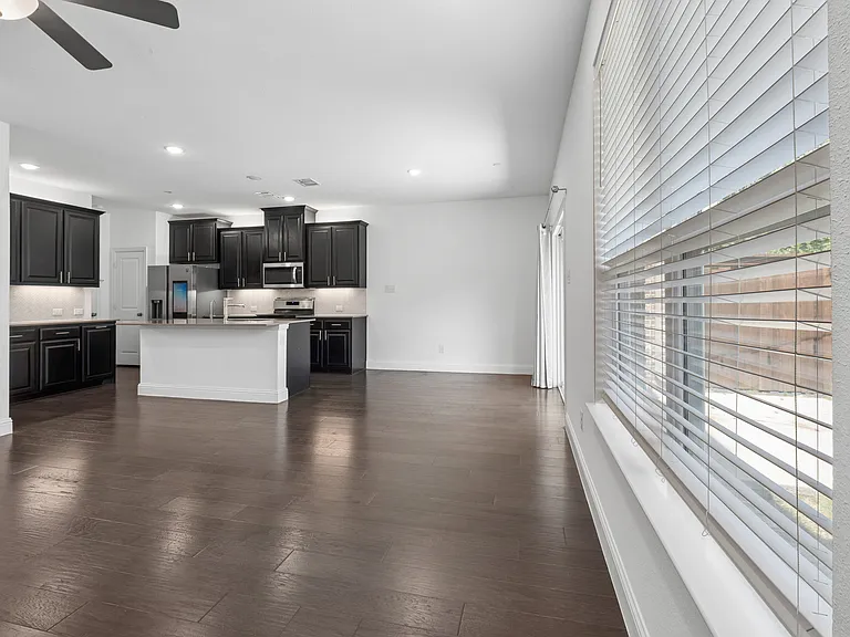 982 Mikaela Dr — Photo 7