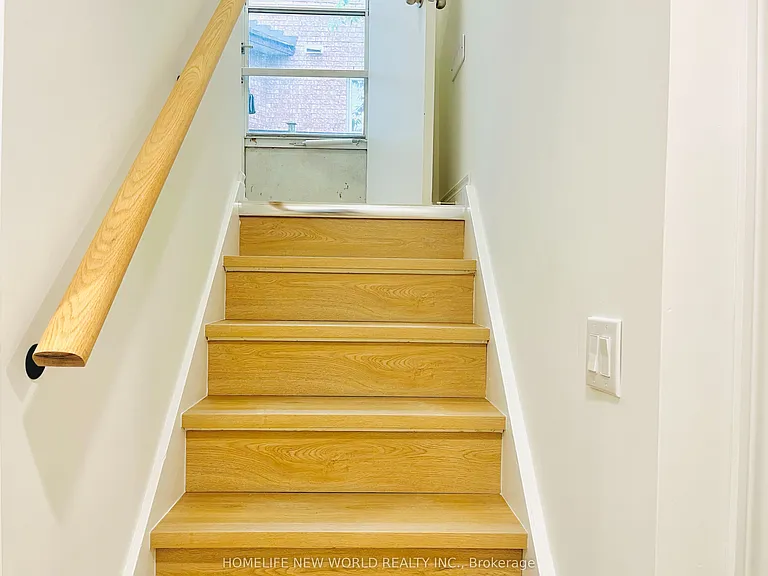127 Highgate Ave #BASEMENT — Photo 5