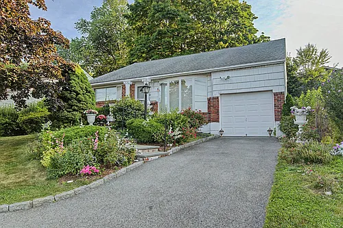 6 Westwind Rd Photo 1 6 Westwind Rd Photo 1