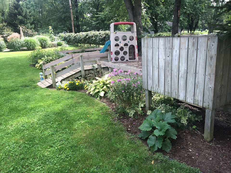 2nd image of 3607 Linden St