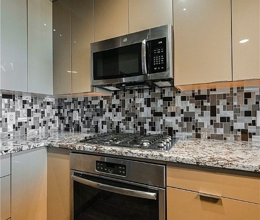 4th image of 353 Bonneville Ave #381