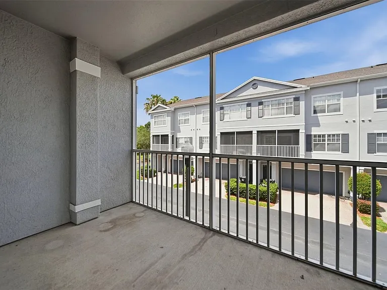 2532 Grand Central Pkwy #8 — Photo 30