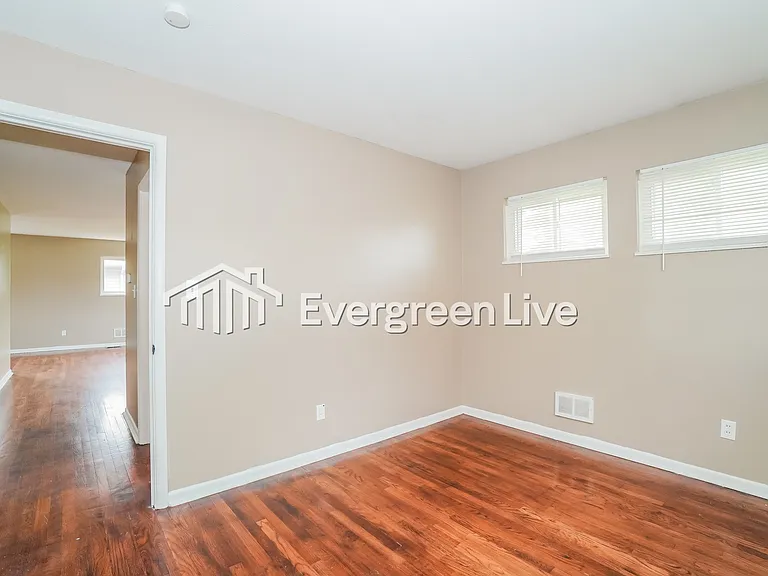 1452 Avenue Dr — Photo 12