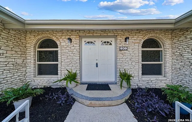 6302 Handsome Lake Dr — Photo 2