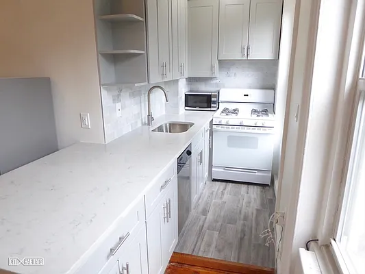 Rented by Citi Habitats | media 39