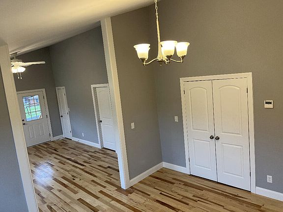 2nd image of 401 Glasgow Ave