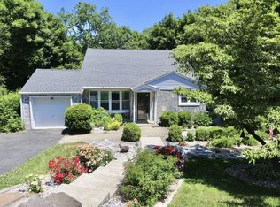 3450 Deerhaunt St, Yorktown Heights, NY 10598