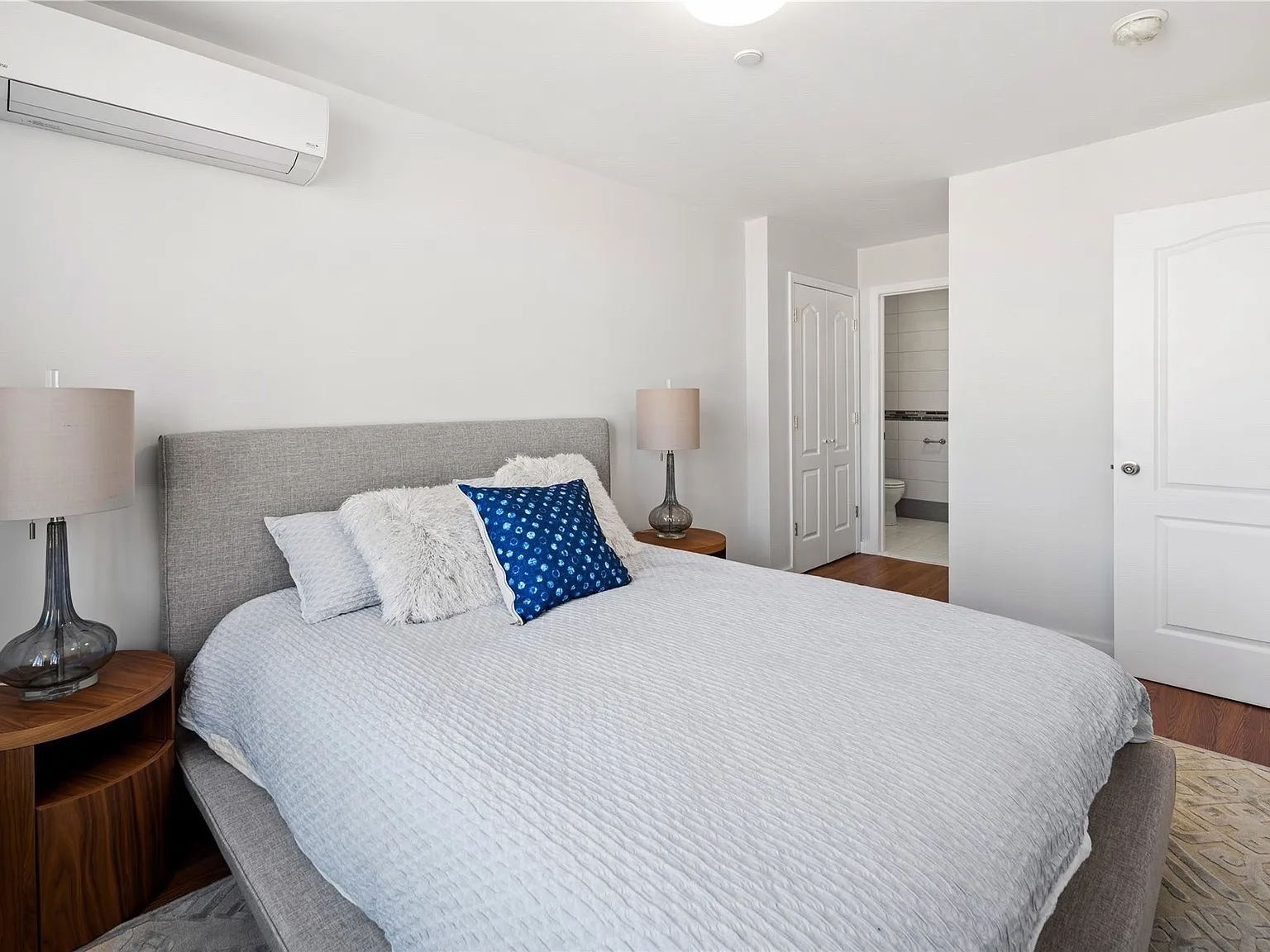 2 bed, 2.0 bath, 770 sqft, $2,750 — Photo 3
