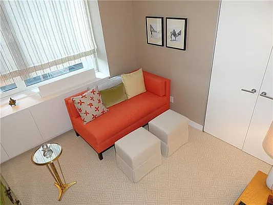 Sold by R New York | media 6