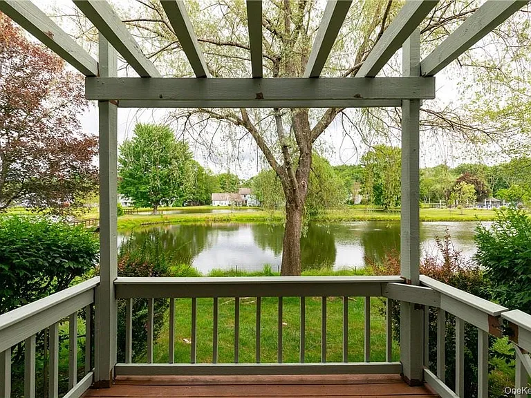 21 Pond Dr W — Photo 17