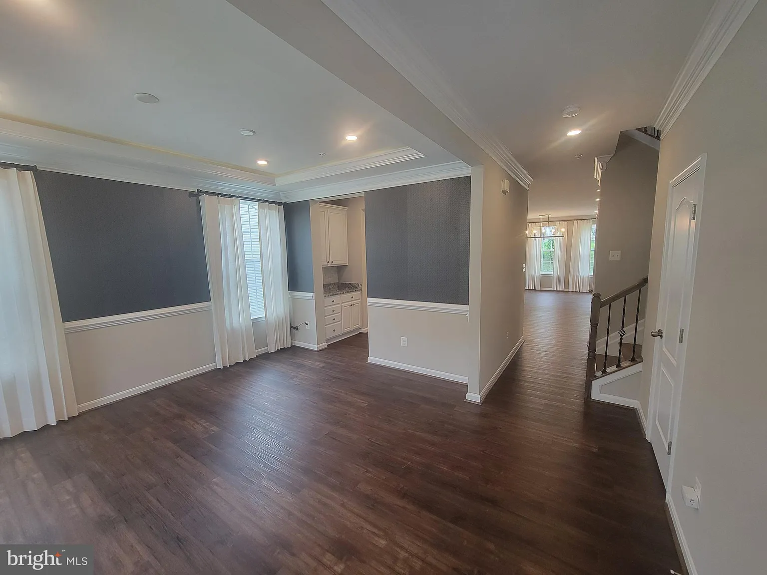 4 bed, 3.5 bath, 3560 sqft, $4,500 — Photo 4