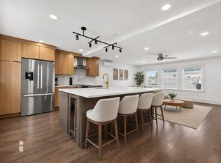 10 Osborne St, Salem, MA 01970
