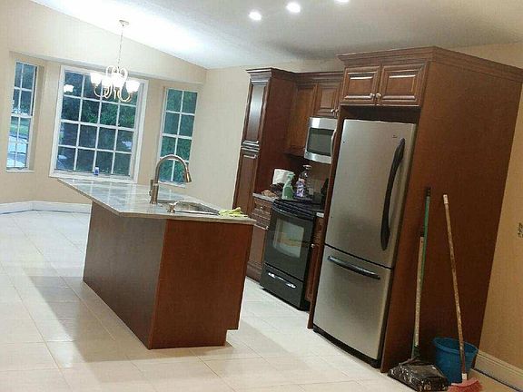 3rd image of 8906 N El Portal Dr