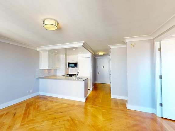 4th image of 70 W 93rd St #7023A
