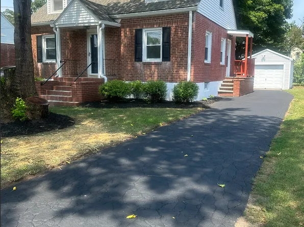 63 Barraclough Avenue, Hamden, CT 06517