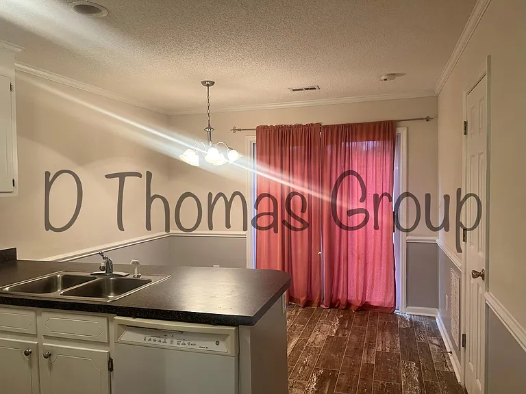 2325 Vineyard Dr #C2 — Photo 5