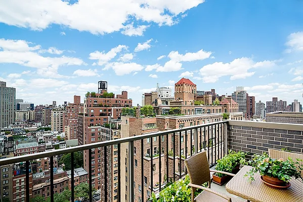 Sold by Kleier Residential | media 15