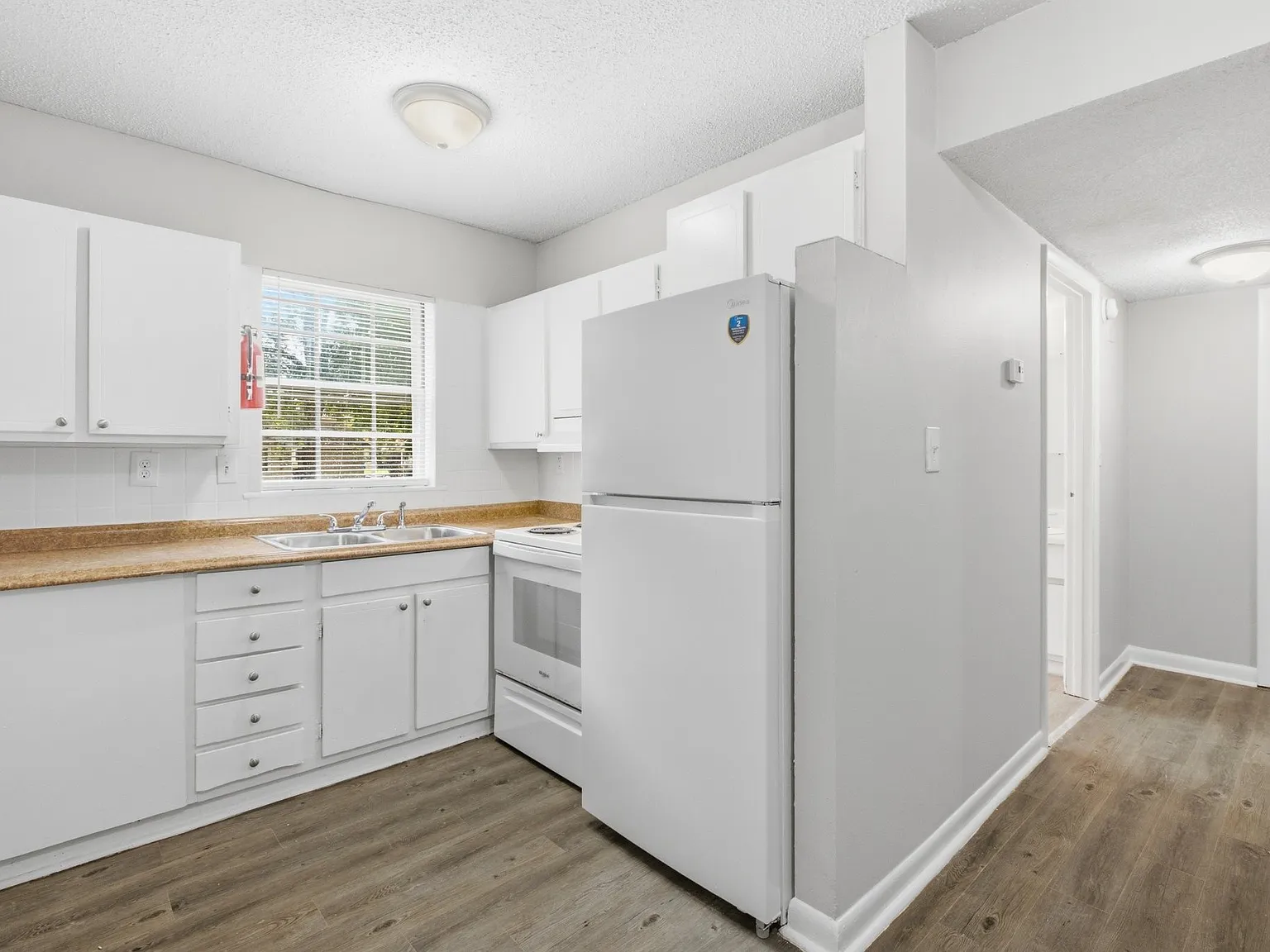 2 bed, 850 sqft, $945 — Photo 1