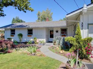 321 Oak St, Phoenix, OR 97535