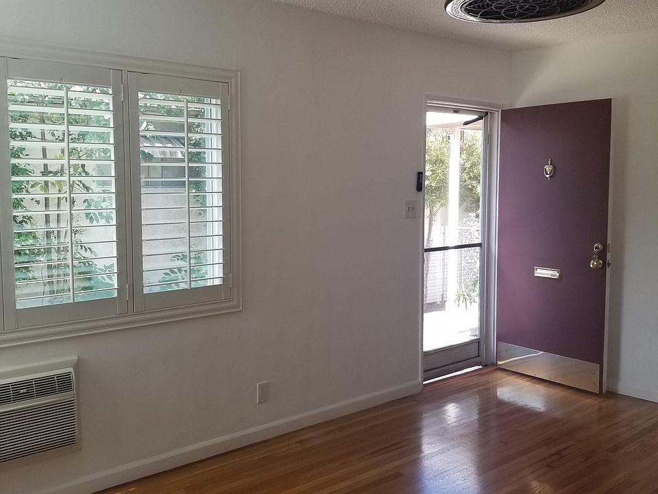 Front Door-Living room