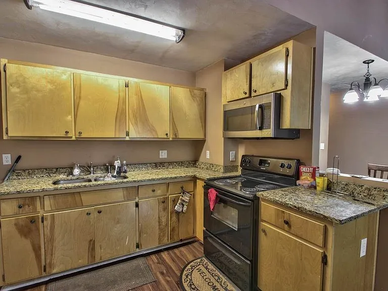 640 Eugenia St #204 — Photo 7