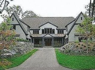 2710 Turtle Lake Dr, Bloomfield Hills, MI 48302