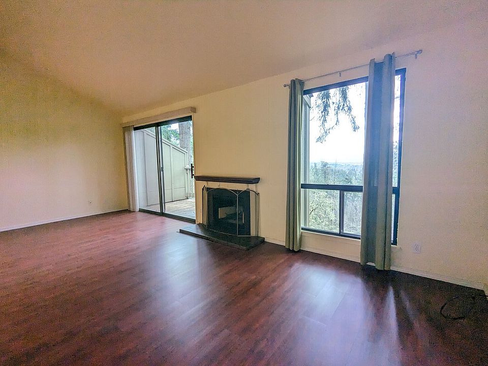 1st image of 430 Stonewood Dr