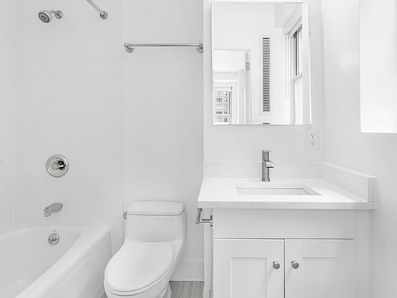 5th image of 300 E 57th St APT 12H