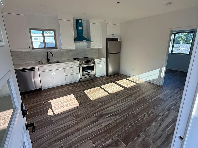 835 Opal St — Photo 13