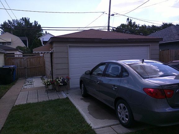 3rd image of 1149 N Keeler Ave