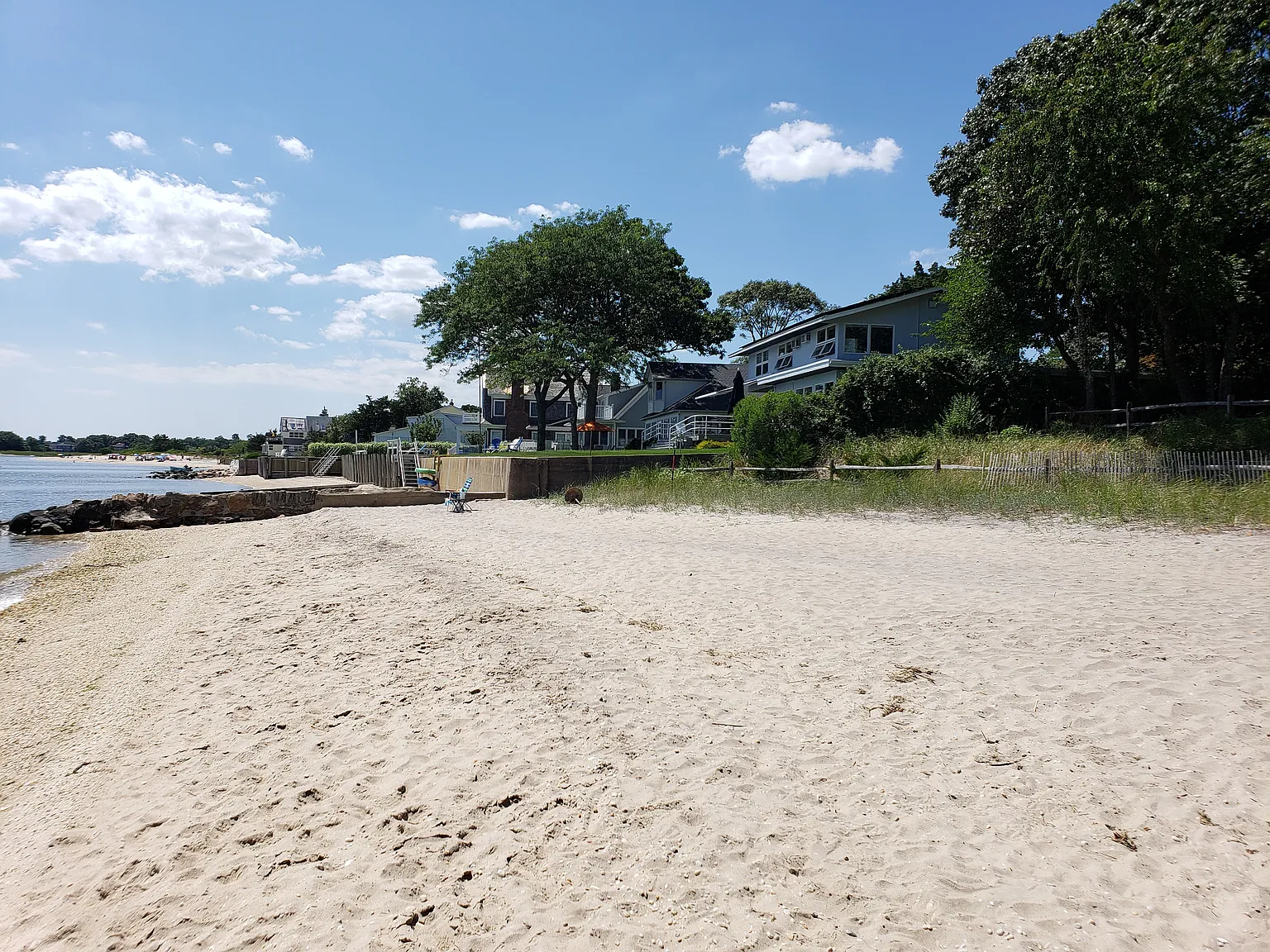 July only 21K! Fabulous Vintage 1940 Bay Beach House — Photo 4
