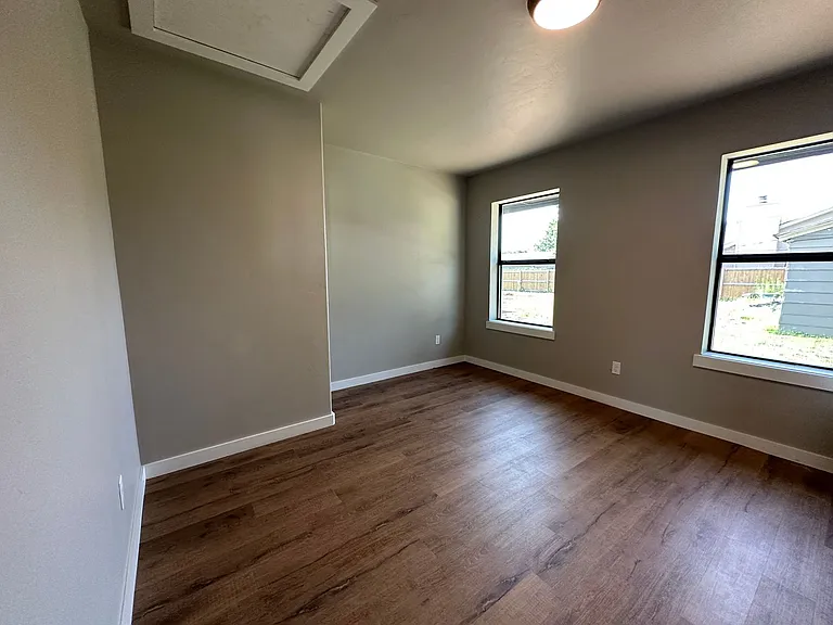 5008 N Asbury Ave — Photo 10