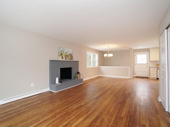 4th image of 9018 Shadetree Dr