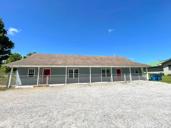 707 S Hemphill Street, Crane, MO 65633
