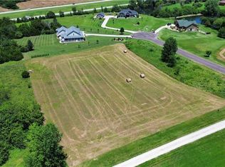2448 SW Meadow Lake Dr, Ottawa, KS 66067