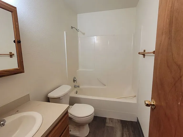 1830 W Crouse St — Photo 7