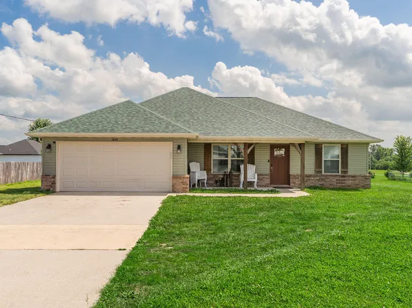 1048 W Thoroughfare Street, Seymour, MO 65746