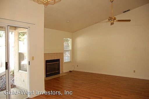 2nd image of 1489 Deerfield Cir